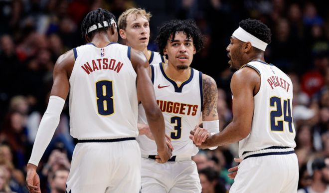 隙里看见 隙里看见