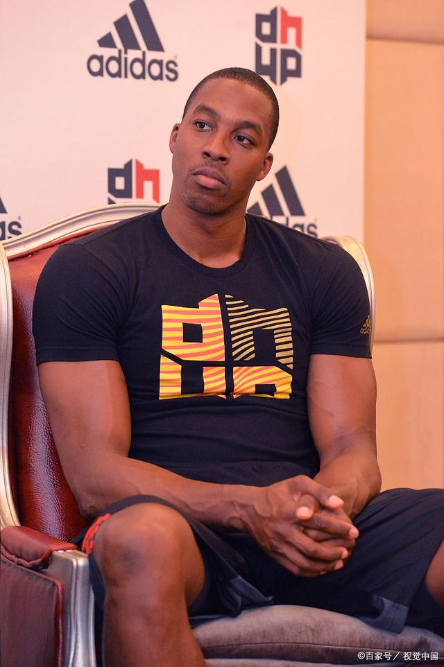 先用手递手 先用手递手